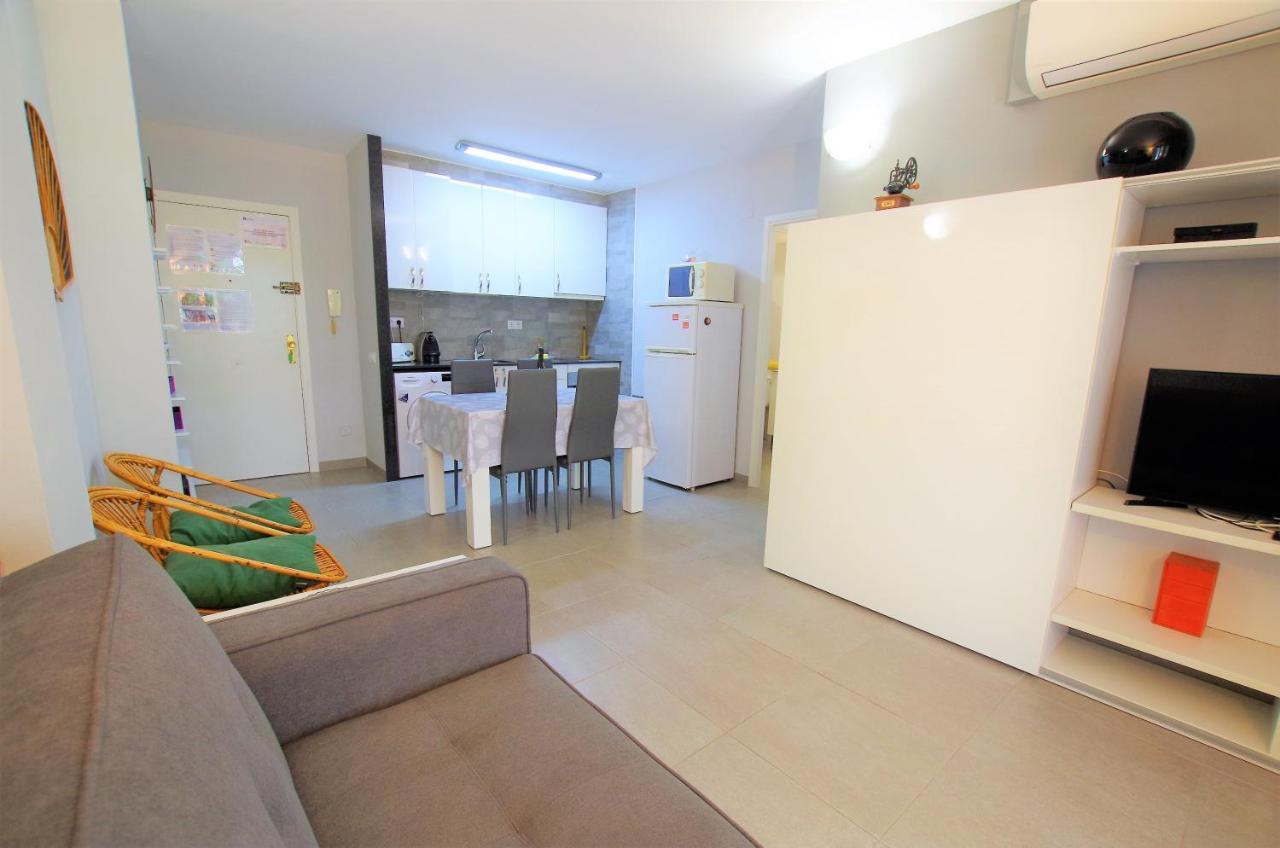 V&v Lloret- Blanc Precioso Con Piscina Comunitaria Y Aire Acondicionado Appartement